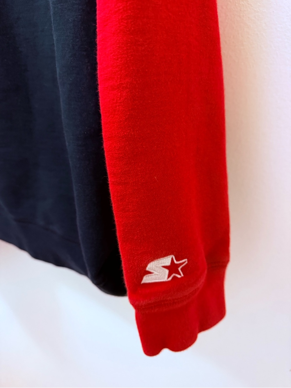 Starter College Vault sweatshirt Georgia Bulldogs Black & Red Raglan Sweatshirt - Picture 4 of 8